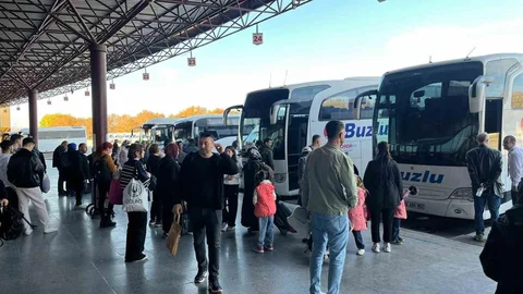 Eskişehir Otogarında Yoğunluk Var