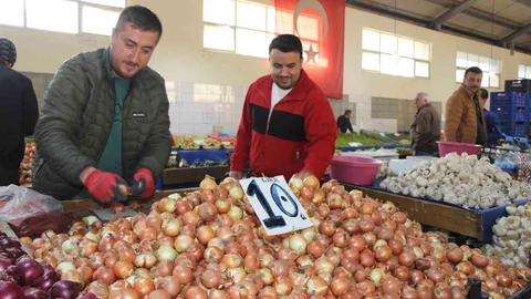Amasya Pazarında Soğan Fiyatları Değişmedi