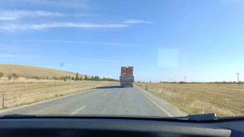 Afyonkarahisar'da Tırdan Tuğla Düşmesi