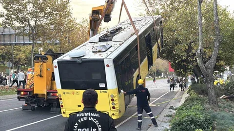 Beşiktaş'ta İETT Şoförü Kalp Krizi Geçirdi