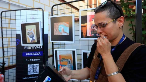 İranlı Ressam Eserlerini Kaybetti