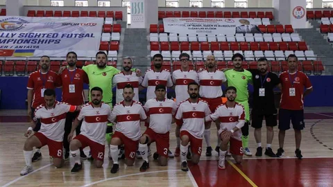 Antalya'da Futsal Şampiyonası Başladı