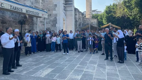 Umreciler Tarsus Ulu Camii’nden Dualarla Uğurlandı
