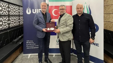 Cenon’da Kardeşlik Protokolü İmzalandı