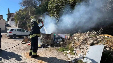 Menteşe'de Çöp Yangını Paniği