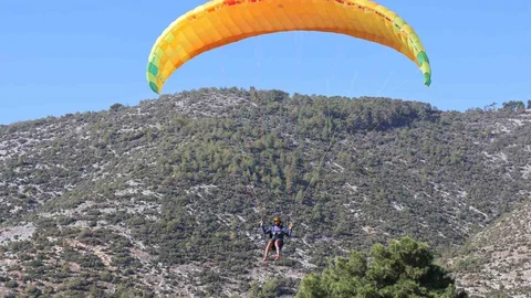 Mersin'de Yamaç Paraşütü Şampiyonası