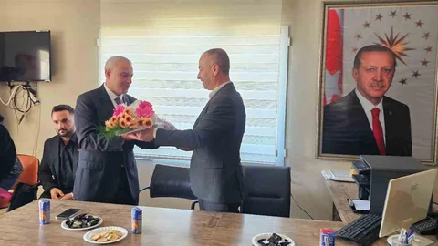 AK Parti Dikili'de Devir Teslim