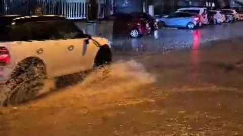 Çanakkale'de Sağanak Yağış Etkili Oldu