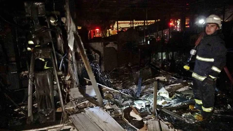 Antalya'da Kafe Yangını