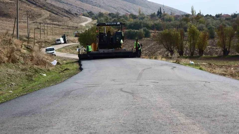 Dinar'da Asfalt Çalışmaları Başladı