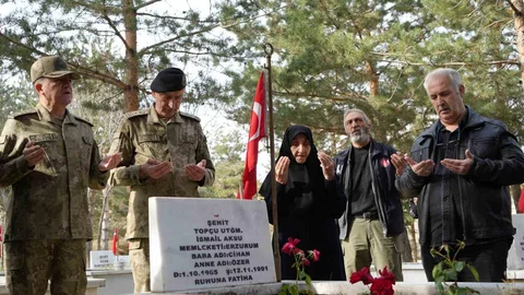 Erzurum'da Şehit Anma Töreni