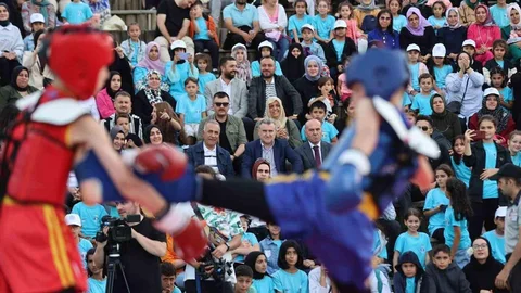 İstanbul'da İkiz Kardeşlerin Başarısı