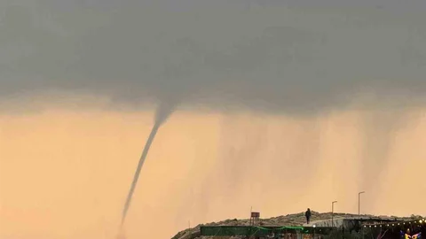 Hatay'da Oluşan Hortum Görüntülendi