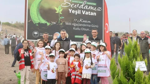 Mersin'de 10 İlçede 94 Bin 600 Fidan Toprakla Buluştu: Bebekler ve Çiftler Adına Yeşil Miras