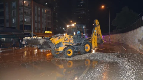 MESKİ Ekipleri Tarsus’ta Dere Taşkınına Hızlıca Müdahale Etti