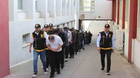 Adana'da Dolandırıcılık Şebekesi Çökertildi