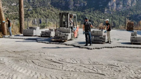 Toroslar Belediyesi Yayla Yollarını Yeniliyor
