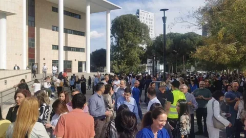 Baf'ta 5.2 Büyüklüğünde Deprem