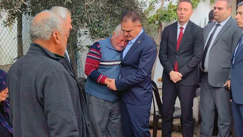 Vali Akbıyık Şehit Ailesini Ziyaret Etti
