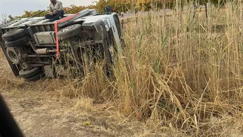 Batman'da Kamyonet Devrildi