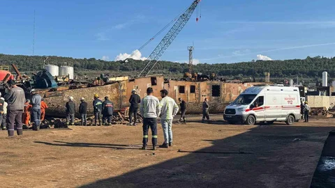 İzmir'de İşçi Hayatını Kaybetti