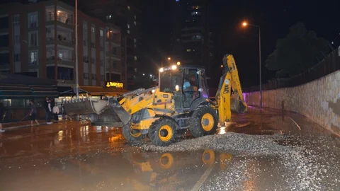 MESKİ Ekipleri Tarsus’ta Dere Taşkınına Hızlıca Müdahale Etti