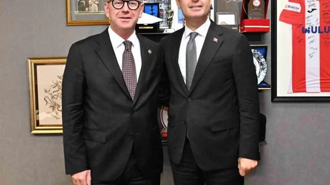 Ahmet Akın Ankara'da Temaslarda Bulundu