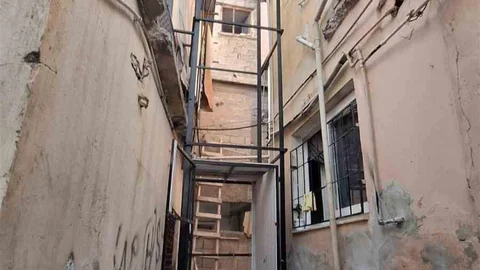 Mersin'de Yük Asansörü Kazası