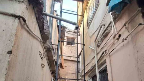 Tarsus’ta Yük Asansörü Düştü: Asansördeki 80 Yaşındaki Kadın Hayatını Kaybetti