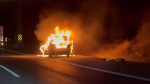 Mersin'de Otomobil Yangını