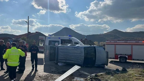 Kütahya'da Trafik Kazası Oluyor