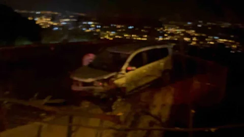 Osmaniye'de Araç Ev Damına Düştü