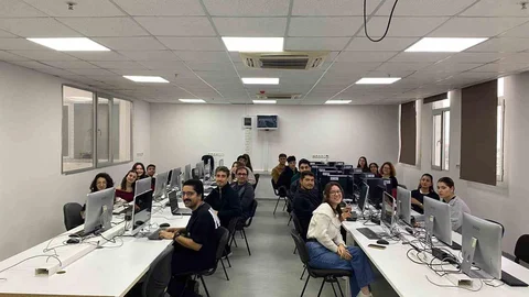 Aydın'da Bilgisayar Laboratuvarı Yenilendi