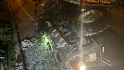 Çanakkale'de Tır-Traktör Kazası