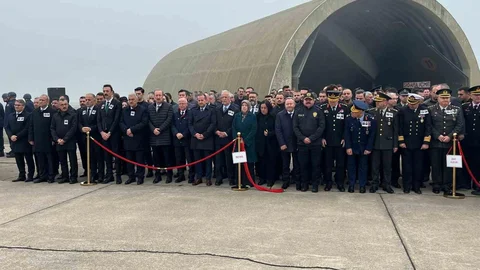 Bursa'da Şehit Uçağı Sis Nedeniyle Geçiş Yaptı