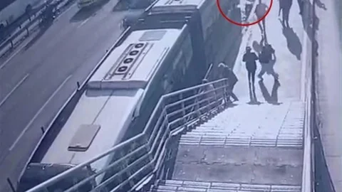 Cevizlibağ'da Metrobüs Kazası