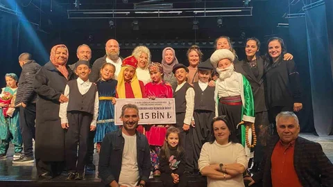 Gülkent İlkokulu Tiyatro Ekibi Başarı Elde Etti