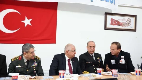 Bakan Güler Şehit Ailelerini Ziyaret Etti