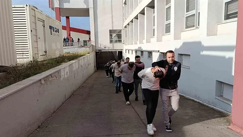 Adana’da Dolandırıcılık Şebekesi Çökertildi