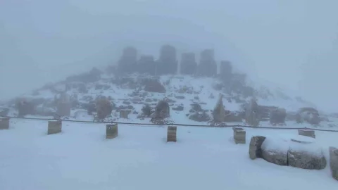 Nemrut Dağı'nda İlk Kar Yağışı