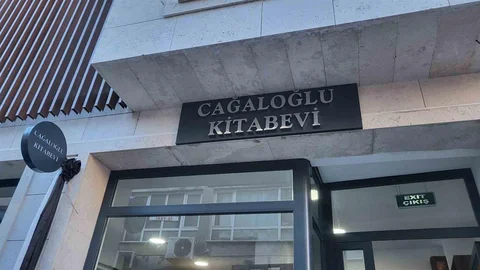 Cağaloğlu'nda Kitapçılar Çarşısı Açıldı