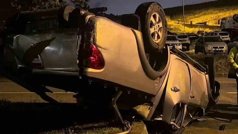 Erzurum'da Kamyonet Takla Attı