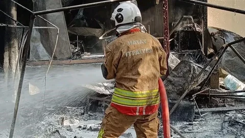 Hatay'da Prefabrik Yangın