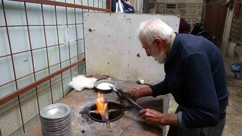 Gaziantep'te Kalay Ustası 70 Yıldır Çalışıyor