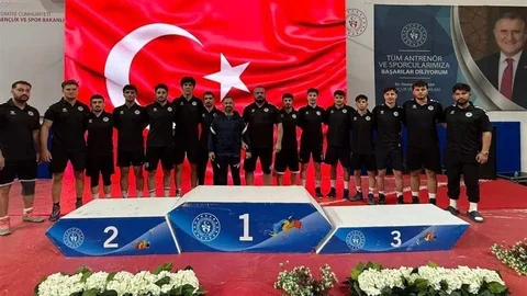 Erzincan Güreş Ekibi Yarı Finale Yükseldi