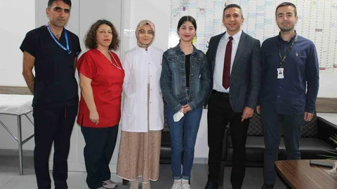 Kübra'nın Hayatı Annesinin Böbreğiyle Değişti