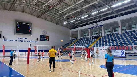 Malatya Voleybol Galip Geldi