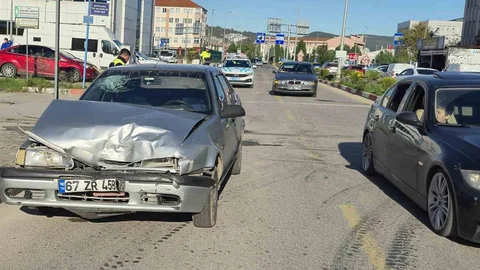 Bartın'da Otomobil Kazası