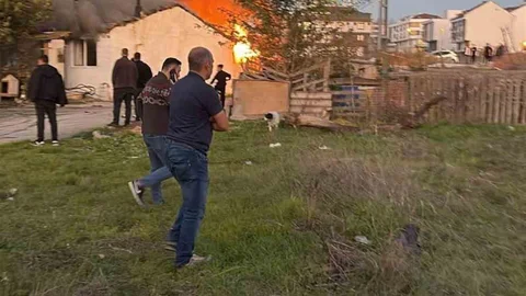 Arnavutköy'de Gecekondu Yangını