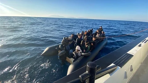 İzmir'de Düzensiz Göçmen Yakalandı